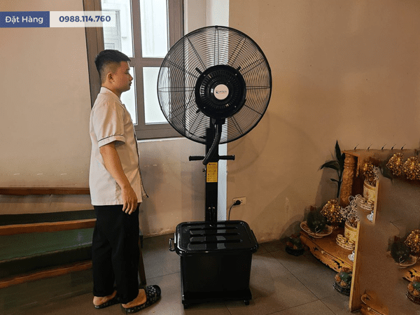 Quạt Đứng Phun Sương 750