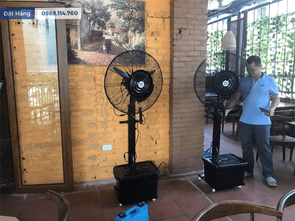 Quạt Đứng Phun Sương 650