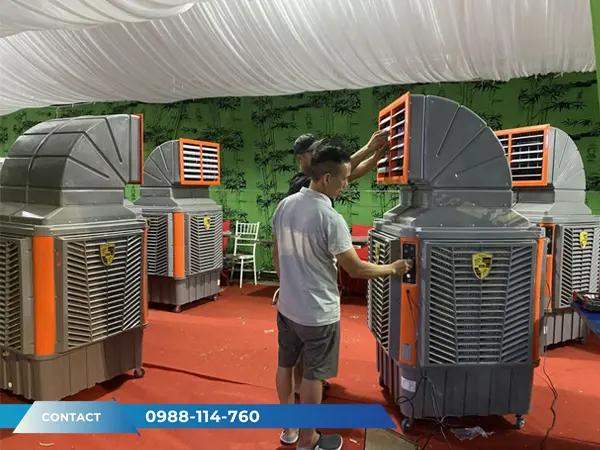 Hình Ảnh Quạt Khung Long Tại Rạp Đám Cưới
